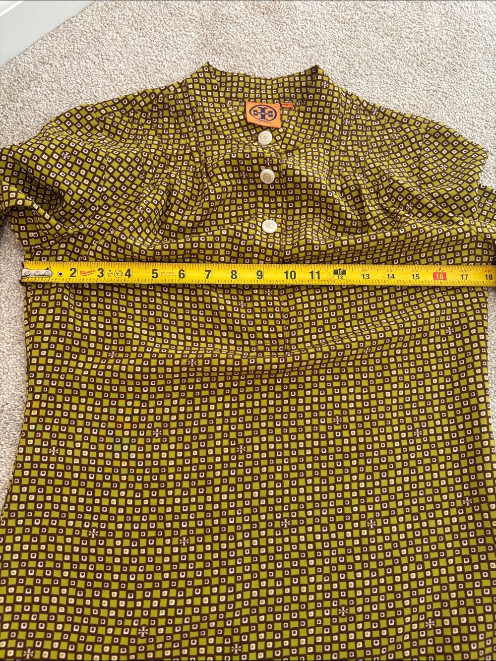 Beautiful Silk Tory Burch Olive and Brown logo silk Button-Front Blouse. Size 2. - Picture 6 of 9